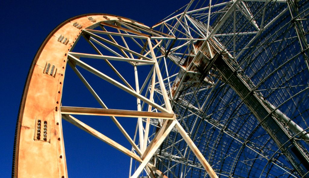 Illustrative photo for article on the new FS 200G switch specs for data centres.